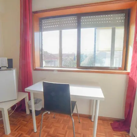 Com 4 Camas Homestay *